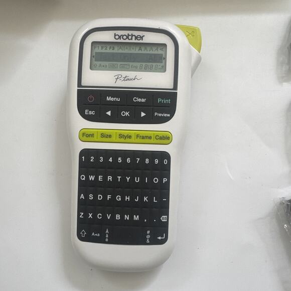 Brother P-Touch PTH110BP Easy Portable Label Maker w/INK NO CHARGER READ - Picture 3 of 10